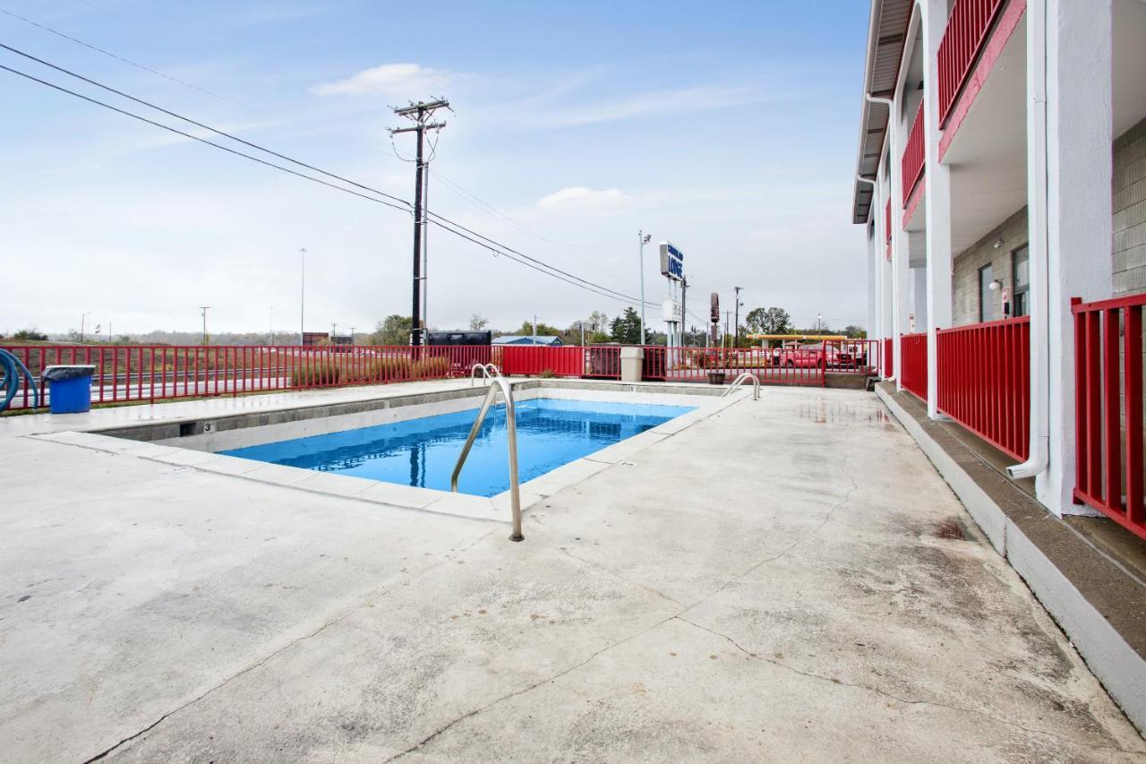 Laker Inn Jamestown Екстер'єр фото